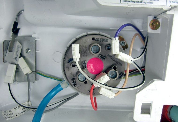Замена датчика воды в стиральной машине Mirta